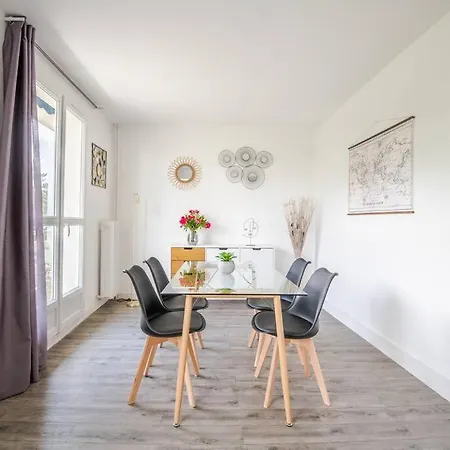 Logement Cosy-lumineux-balcon Et Netflix Apartment Tours